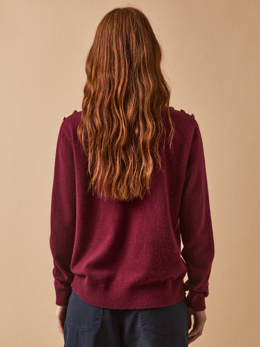 Apolline | Pull en cachemire à boutons dorés