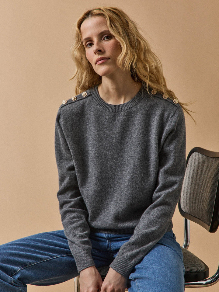 Clara | Pull col rond en cachemire avec boutons dorés