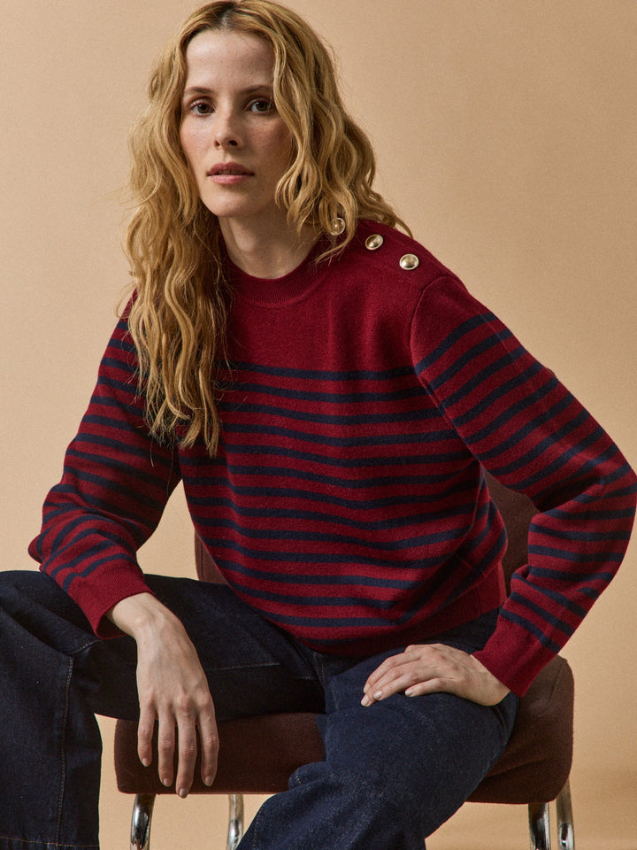 Colette | Pull aux boutons dorés en laine RWS*