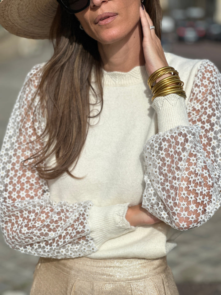 Horiane | Maille brodée délicate et féminine