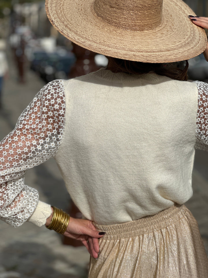 Horiane | Maille brodée délicate et féminine